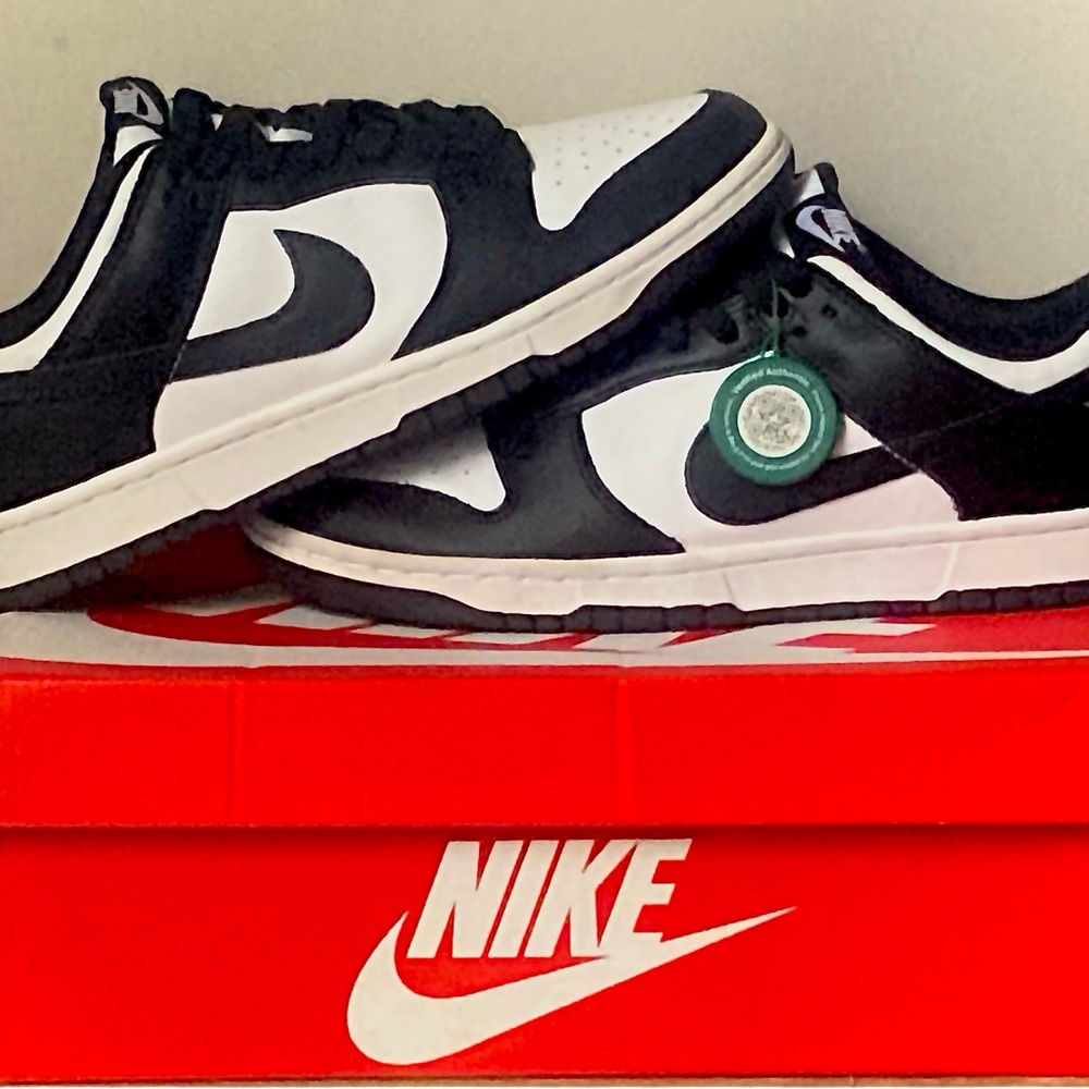 Nike panda dunks